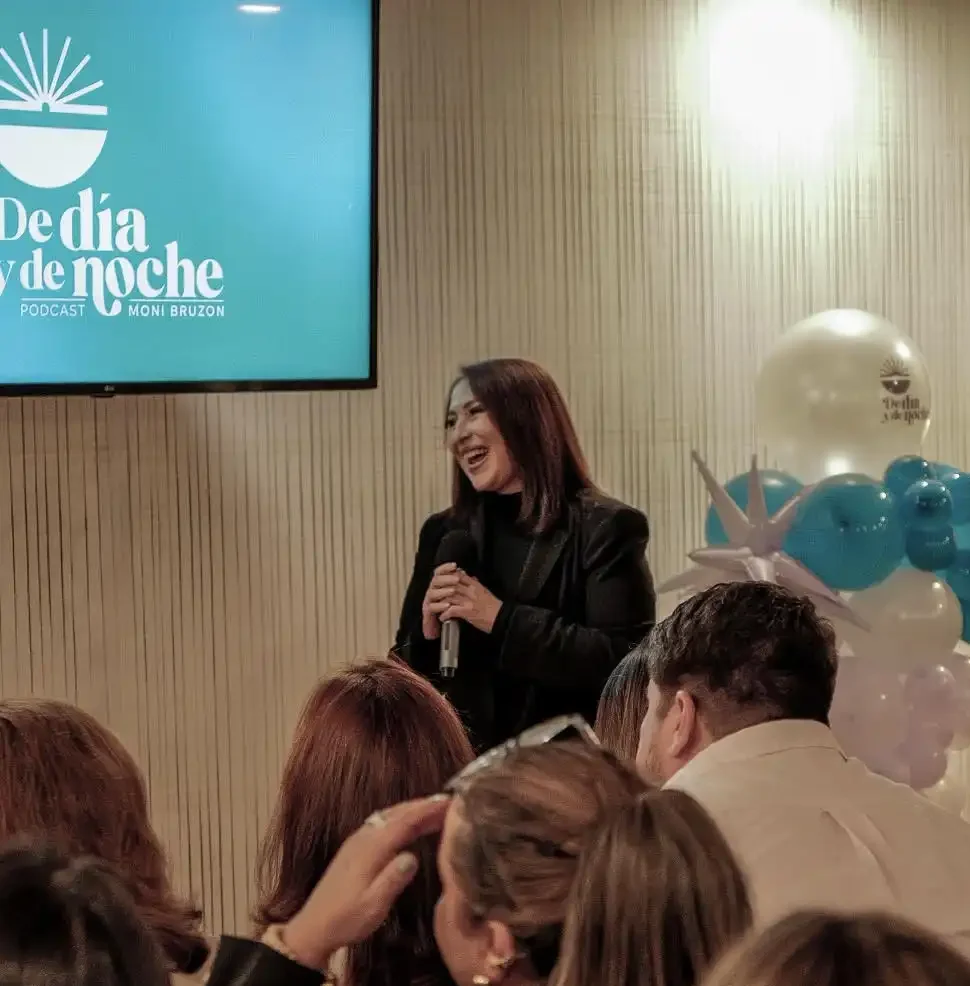 Monica Bruzon - De dia y de noche podcast - Conferencia_
